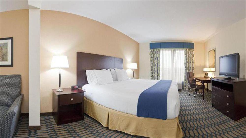 Holiday Inn Express - Andalusia, an IHG Hotel Bagian luar foto