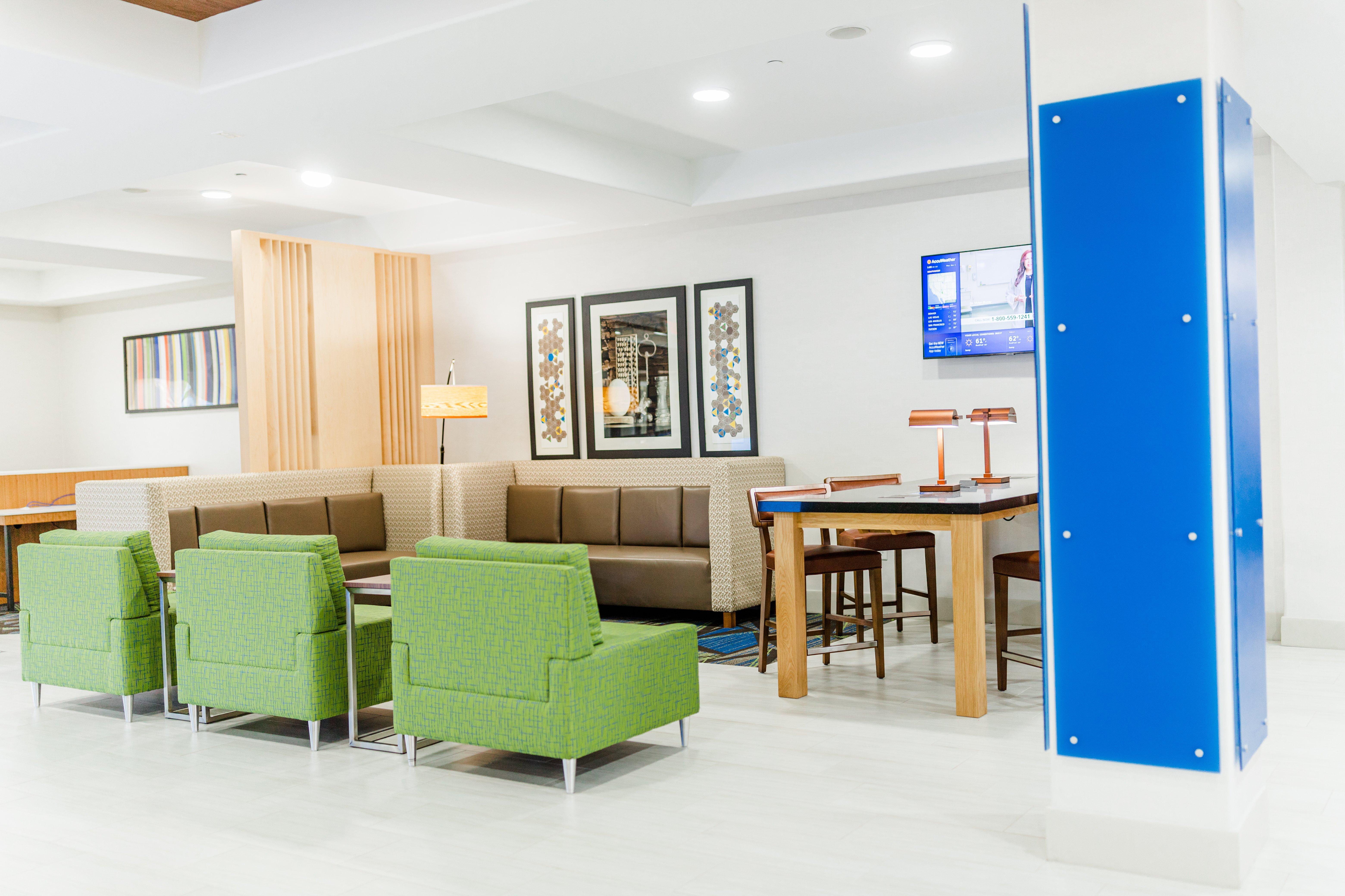 Holiday Inn Express - Andalusia, an IHG Hotel Bagian luar foto