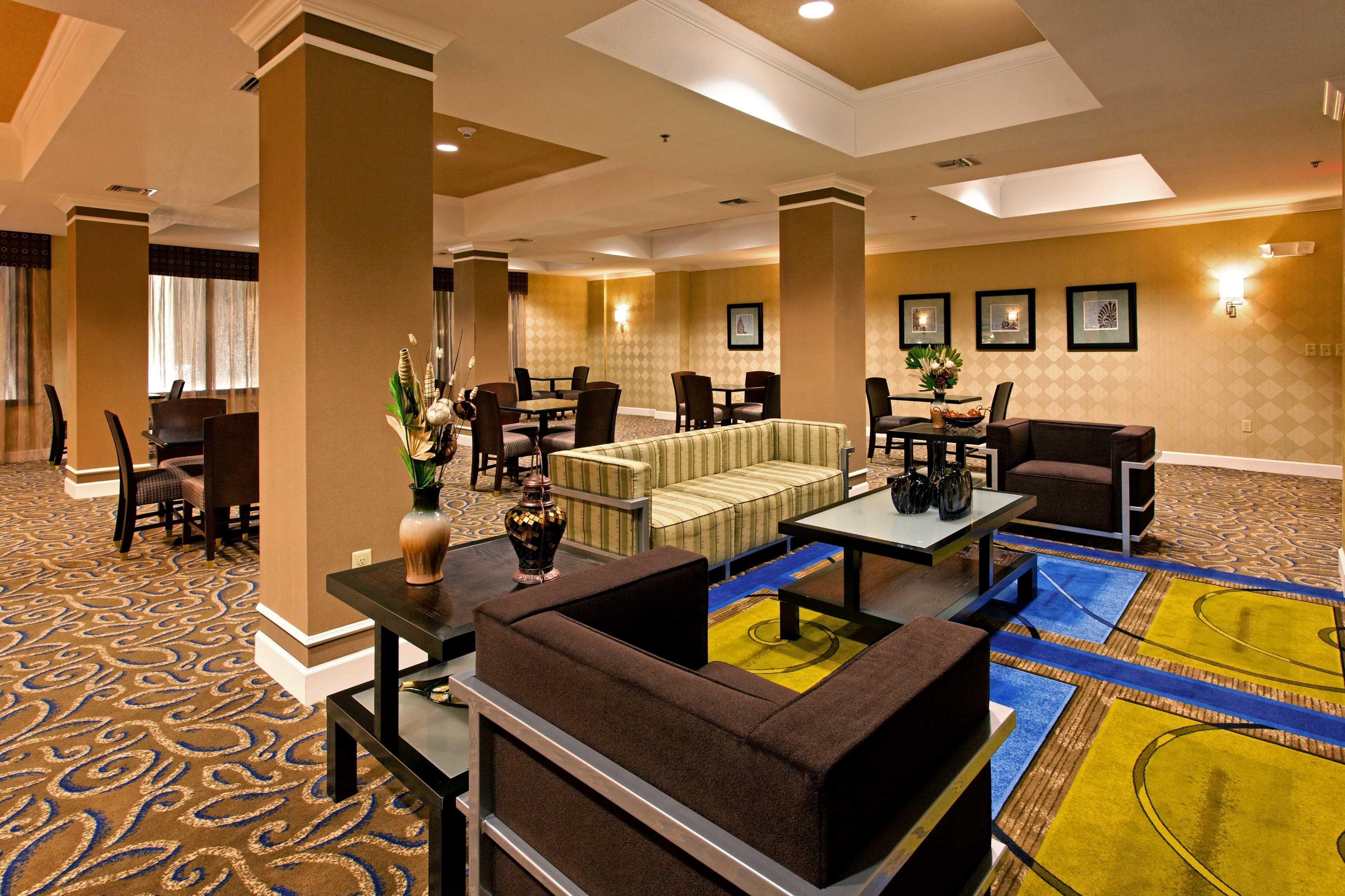Holiday Inn Express - Andalusia, an IHG Hotel Bagian luar foto